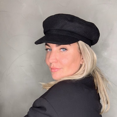 1080x1080_0001_Niamh